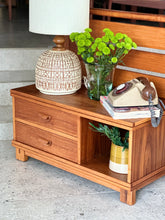 Load image into Gallery viewer, Walnut King Bed Set