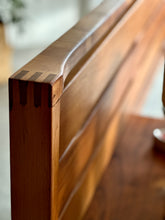 Load image into Gallery viewer, Walnut King Bed Set