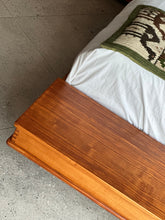 Load image into Gallery viewer, Walnut King Bed Set