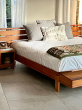 Load image into Gallery viewer, Walnut King Bed Set