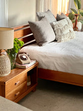 Load image into Gallery viewer, Walnut King Bed Set