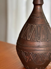 Load image into Gallery viewer, Retro Occasional Table Lamp