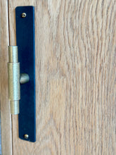 Load image into Gallery viewer, Retro Oak Sideboard with additional Top storage