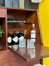 Load image into Gallery viewer, Mid-Century UK Style High-Board