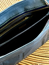 Load image into Gallery viewer, Vintage Handbags