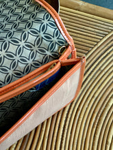 Load image into Gallery viewer, Vintage Handbags