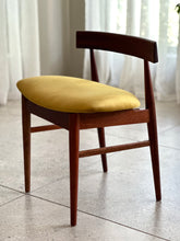 Load image into Gallery viewer, Dressing Table Chair