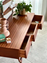 Load image into Gallery viewer, Novocraft Dressing Table & Stool