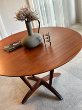 Load image into Gallery viewer, Mid-Century Round Dining Table