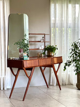 Load image into Gallery viewer, Novocraft Dressing Table & Stool