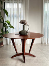 Load image into Gallery viewer, Mid-Century Round Dining Table