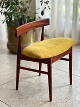 Load image into Gallery viewer, Dressing Table Chair
