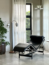 Load image into Gallery viewer, LC4 - Le Corbusier Chaise Longue