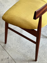 Load image into Gallery viewer, Dressing Table Chair