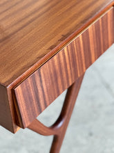 Load image into Gallery viewer, Novocraft Dressing Table & Stool