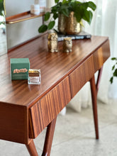 Load image into Gallery viewer, Novocraft Dressing Table & Stool