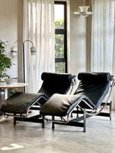 Load image into Gallery viewer, LC4 - Le Corbusier Chaise Longue