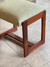 Load image into Gallery viewer, Dresser Stool
