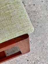 Load image into Gallery viewer, Dresser Stool