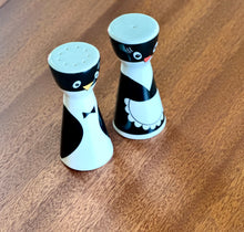 Load image into Gallery viewer, Classic Mr. & Mrs. Penquin Ritzenhoff Shakers