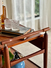 Load image into Gallery viewer, Extendable Mid-Century Drinks trolley