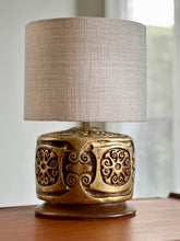 Load image into Gallery viewer, Retro Resin Lamp Base