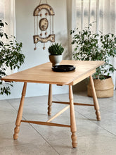Load image into Gallery viewer, Vintage Drop-Side Dining Table