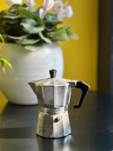 Load image into Gallery viewer, Moka Express - Coffee Percolator