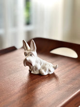 Load image into Gallery viewer, Westie - Scottish Terrier - Beswick