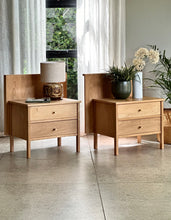 Load image into Gallery viewer, Pair of Oak Pedestals