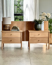 Load image into Gallery viewer, Pair of Oak Pedestals