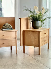 Load image into Gallery viewer, Pair of Oak Pedestals
