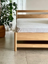 Load image into Gallery viewer, Retro King Size Bed