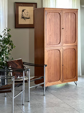 Load image into Gallery viewer, Le Corbusier LC1 Hide Sling Chair - Made in Italy - Replica