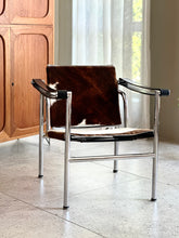 Load image into Gallery viewer, Le Corbusier LC1 Hide Sling Chair - Made in Italy - Replica