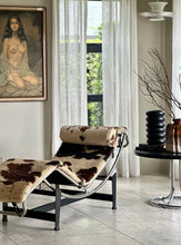 Load image into Gallery viewer, Iconic Le Corbusier Chaise Longue