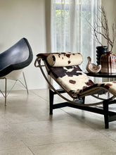 Load image into Gallery viewer, Iconic Le Corbusier Chaise Longue