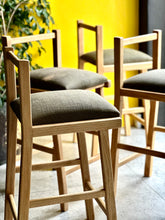 Load image into Gallery viewer, Set Of Four Vintage Bar Stools