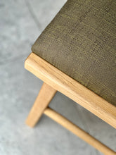 Load image into Gallery viewer, Set Of Four Vintage Bar Stools