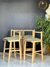 Load image into Gallery viewer, Set Of Four Vintage Bar Stools