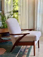 Load image into Gallery viewer, Pair Of Mid-Century "Parker Knoll" Armchairs