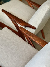Load image into Gallery viewer, Pair Of Mid-Century "Parker Knoll" Armchairs