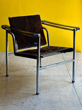 Load image into Gallery viewer, Le Corbusier LC1 Hide Sling Chair - Made in Italy - Replica