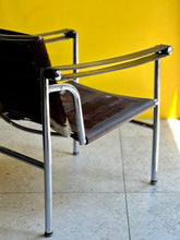 Load image into Gallery viewer, Le Corbusier LC1 Hide Sling Chair - Made in Italy - Replica