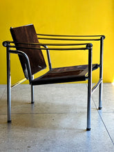Load image into Gallery viewer, Le Corbusier LC1 Hide Sling Chair - Made in Italy - Replica