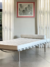Load image into Gallery viewer, Barcelona-Style Daybed