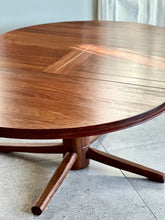 Load image into Gallery viewer, Artecasa Extendable Dining Table & 8 Chairs