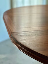 Load image into Gallery viewer, Artecasa Extendable Dining Table & 8 Chairs