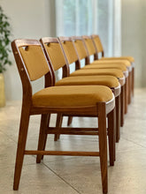 Load image into Gallery viewer, Round Dining Table with Six Matching Chairs