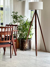 Load image into Gallery viewer, Vintage Tripod Floor Lamp